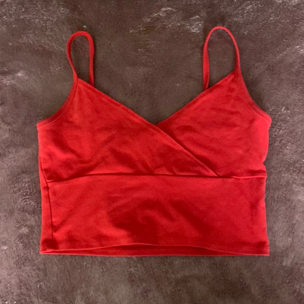 Red cross cross cropped tank top